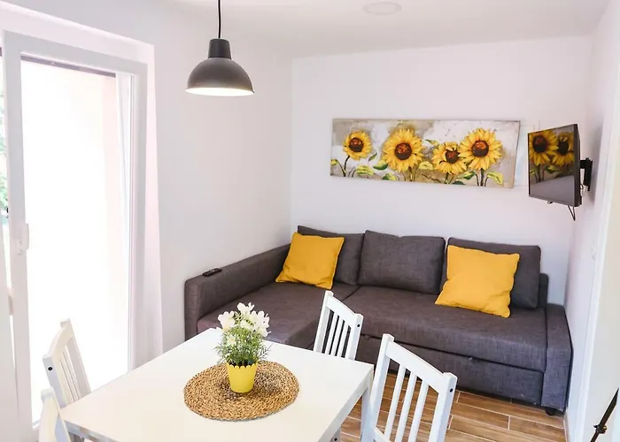 Adel Apartment
